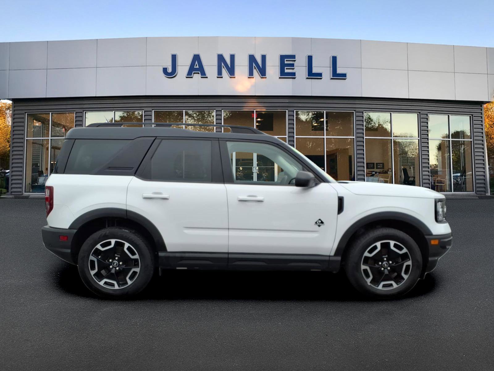 Used 2021 Ford Bronco Sport Outer Banks image 4