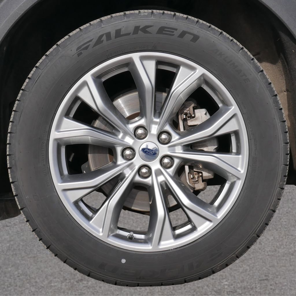 Used 2021 Ford Explorer XLT w/ Equipment Group 202A image 17