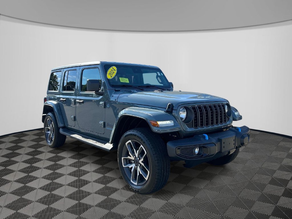 Used 2024 Jeep Wrangler Unlimited w/ Convenience Group AWD/4WD image 7