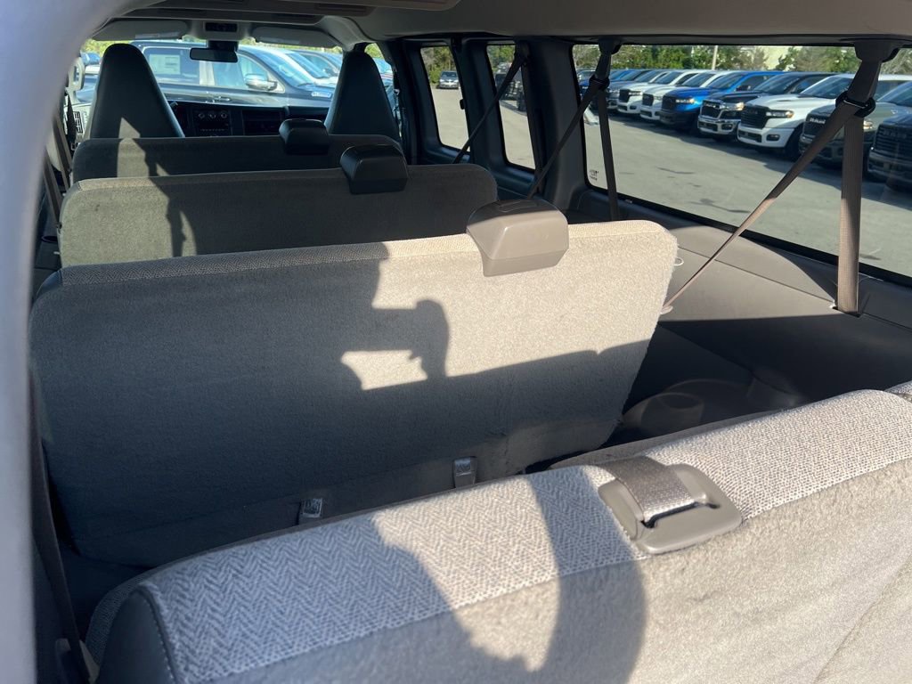 Used 2019 Chevrolet Express 3500 LT w/ LT Preferred Equipment Group RWD image 27