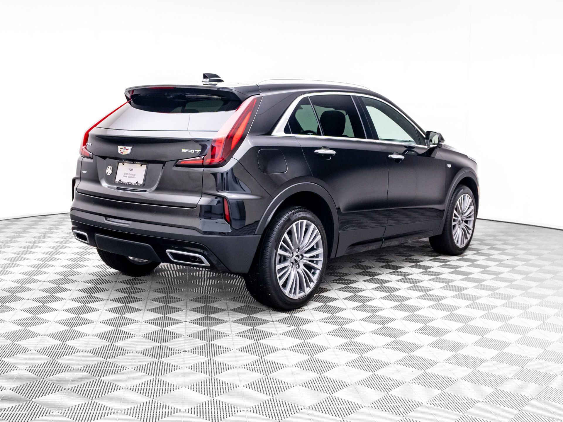 Certified 2025 Cadillac XT4 Premium Luxury AWD/4WD image 6