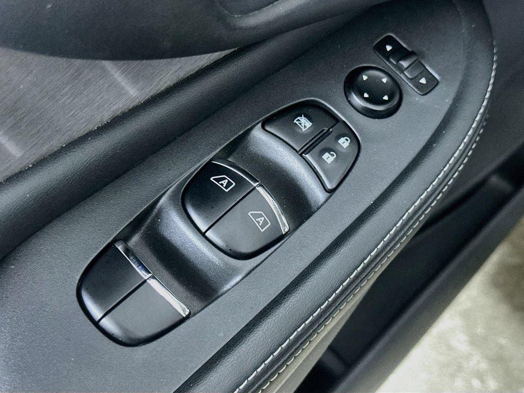 Used 2020 Nissan Murano SL w/ Moonroof Package FWD image 22