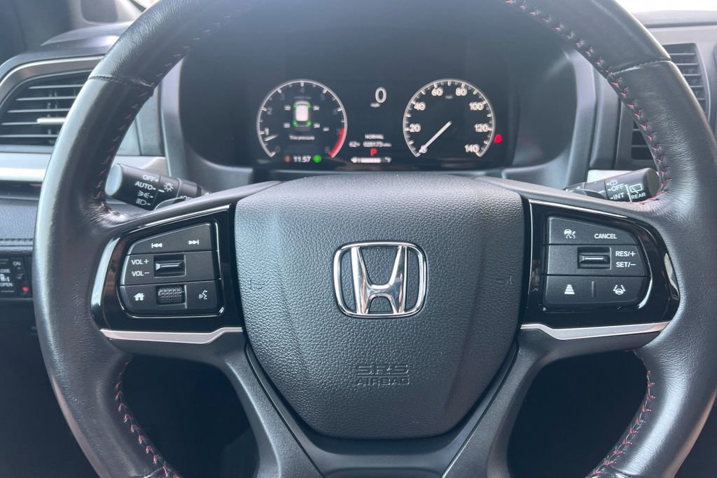 Used 2025 Honda Odyssey Sport-L image 25