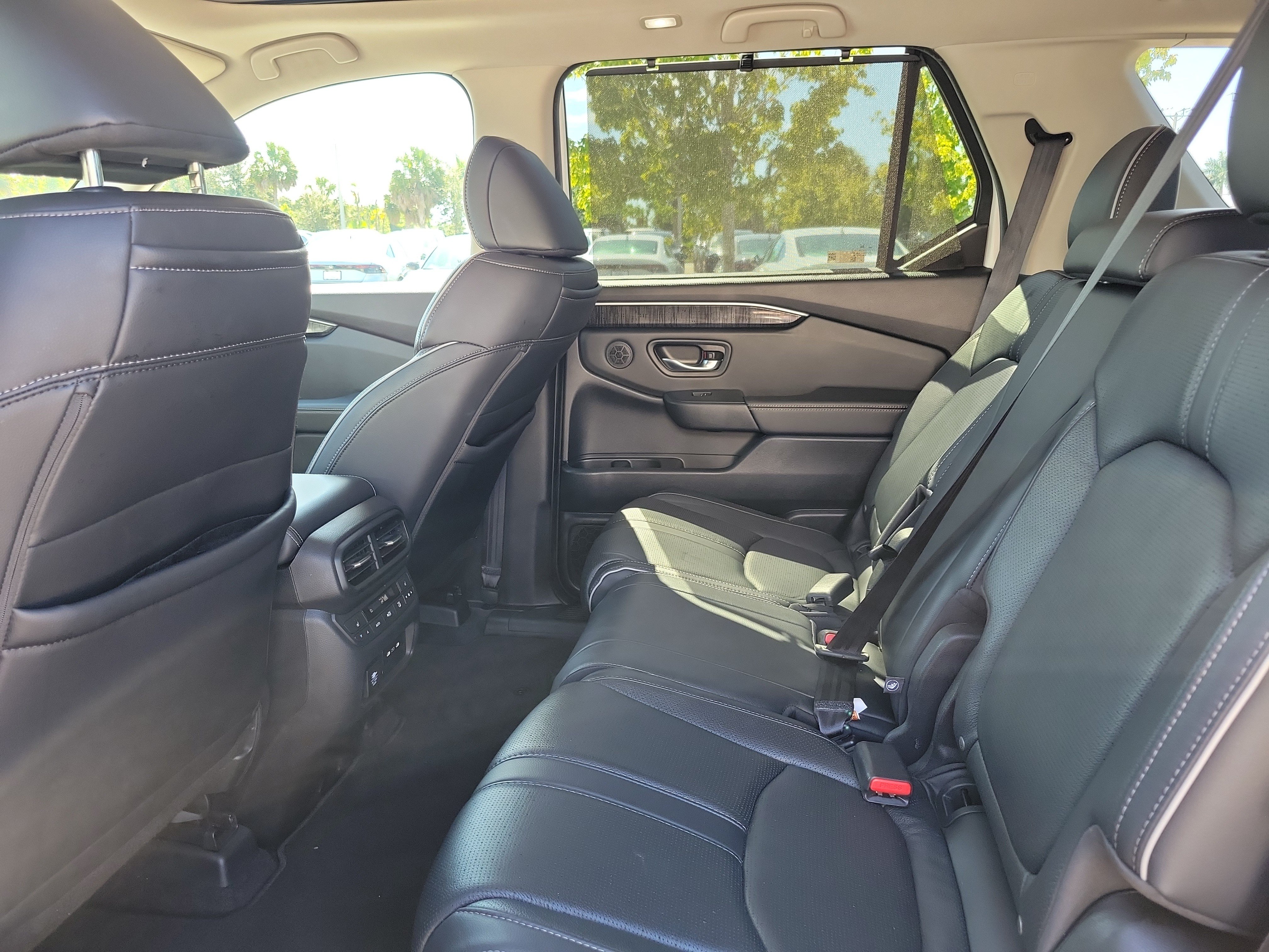 Certified 2025 Honda Pilot Elite image 16