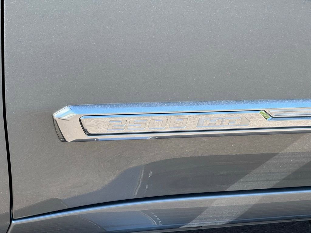 Used 2024 Chevrolet Silverado 2500 High Country w/ High Country Premium Package AWD/4WD image 47