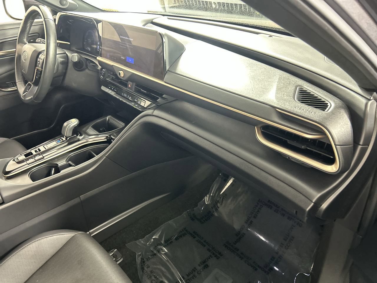 Used 2024 Toyota Crown Limited image 26