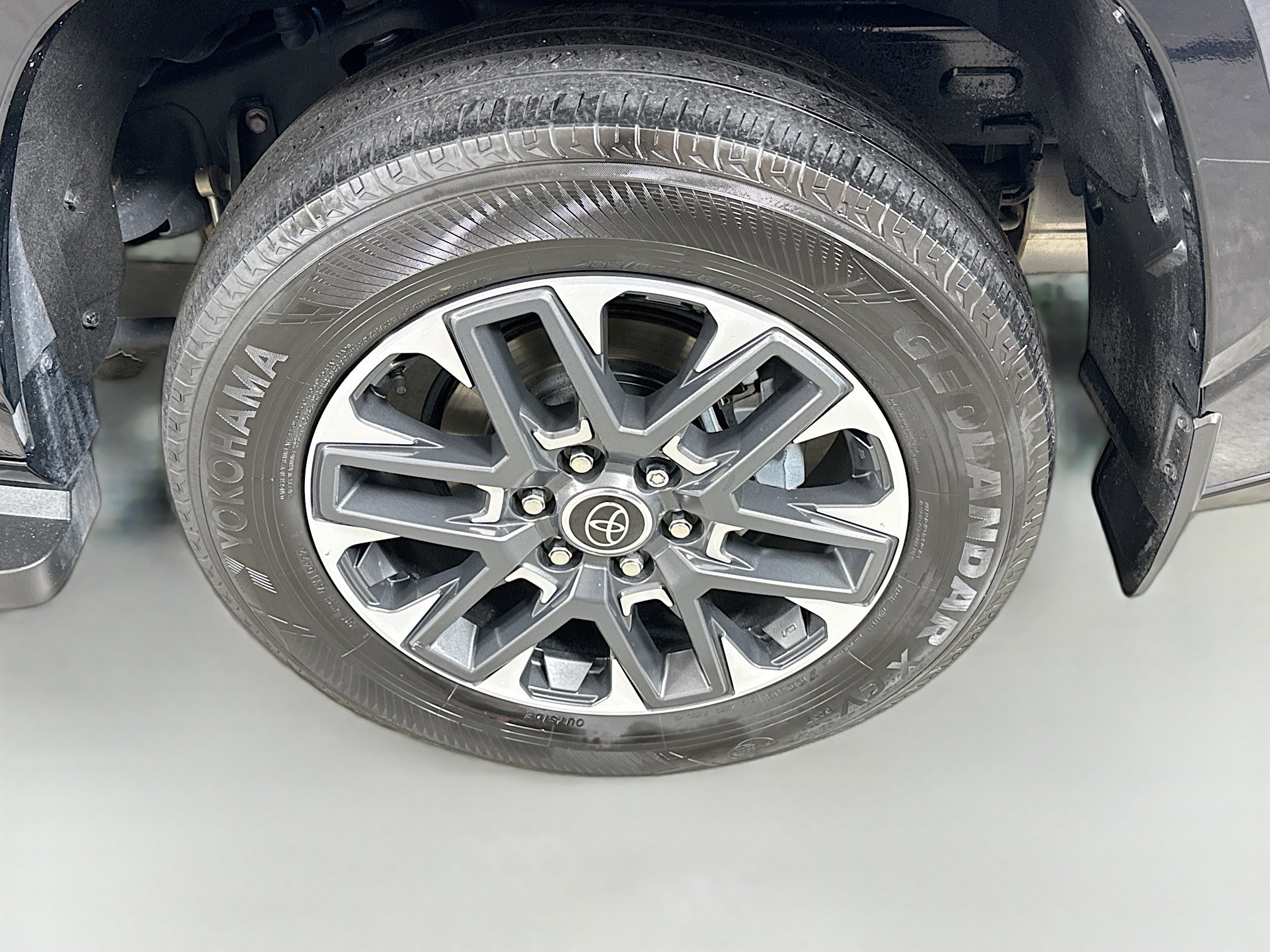 Used 2023 Toyota Sequoia Limited AWD/4WD image 30