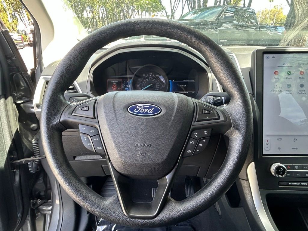 Used 2024 Ford Edge SE w/ Black Appearance Package image 18