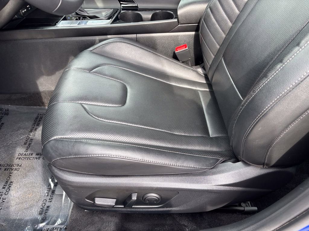 Used 2025 Hyundai Elantra Limited image 20
