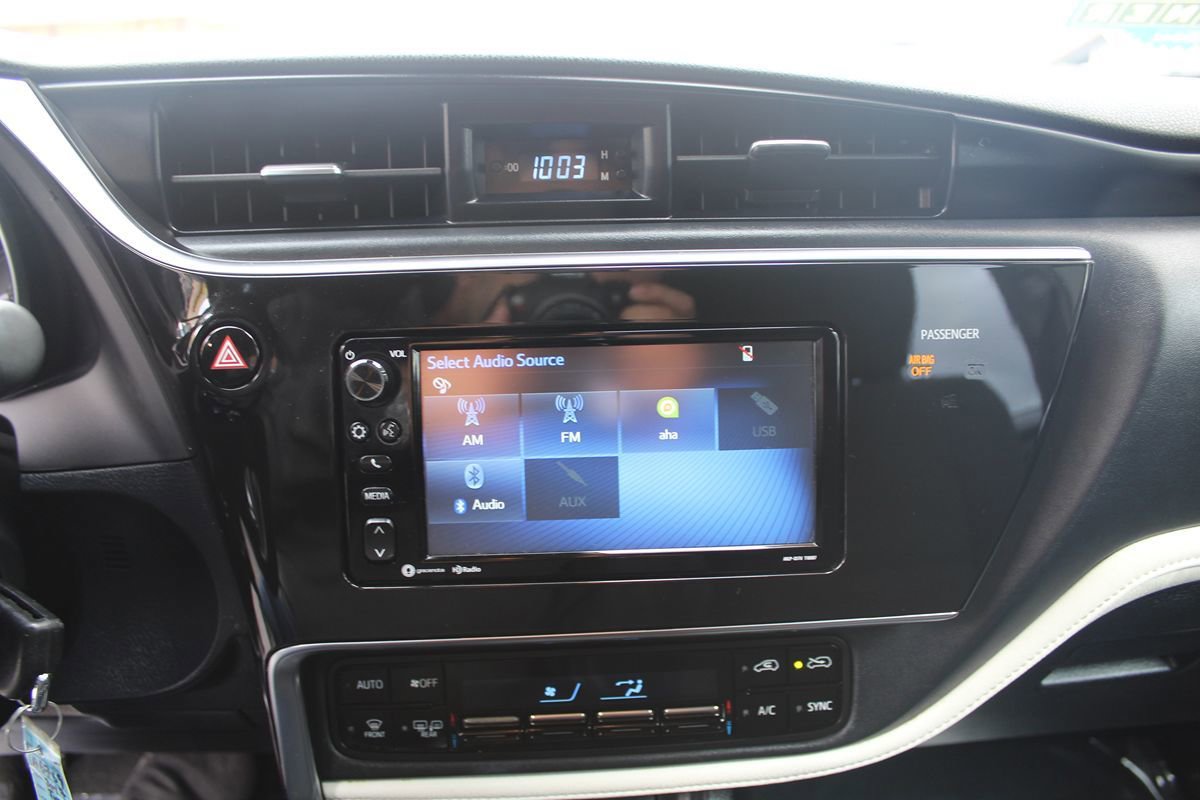 Used 2017 Toyota Corolla iM w/ Carpet Mat Package FWD image 25