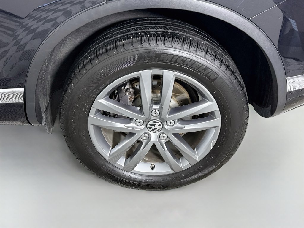 Used 2016 Volkswagen Touareg VR6 AWD/4WD image 25