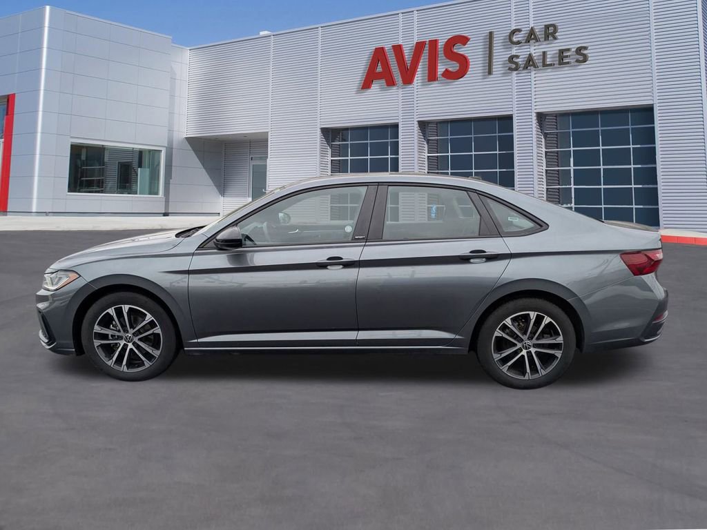Used 2025 Volkswagen Jetta Sport image 2