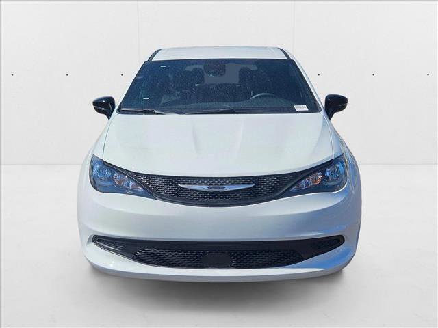 New 2025 Chrysler Voyager LX image 2