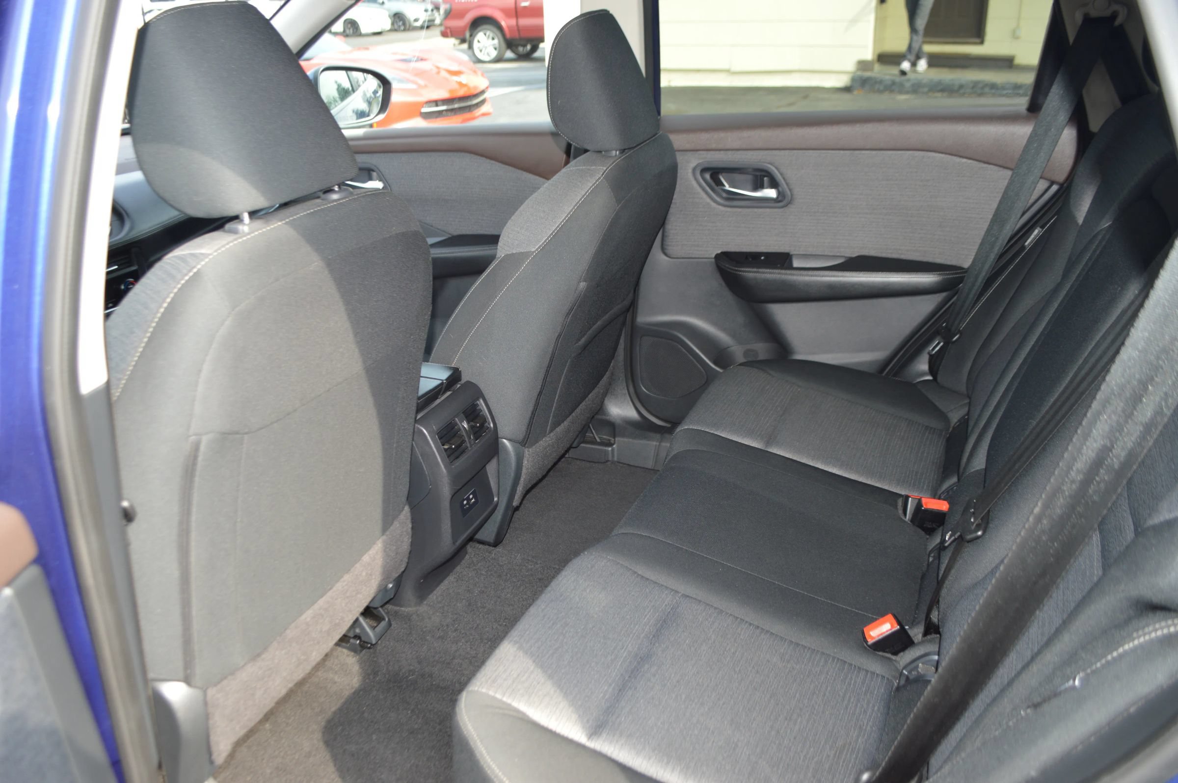 Used 2023 Nissan Rogue SV FWD image 19