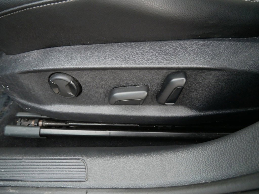 Used 2017 Volkswagen Golf Alltrack SEL image 16