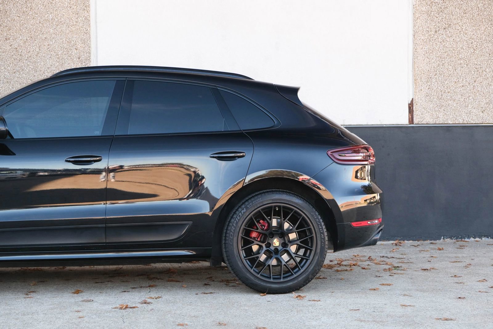 Used 2017 Porsche Macan GTS w/ Premium Package Plus image 8