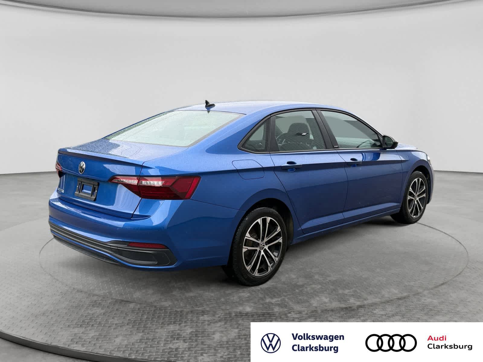 Used 2024 Volkswagen Jetta Sport FWD image 5