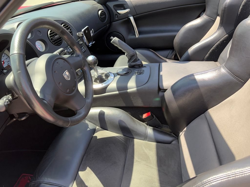 Used 2004 Dodge Viper SRT-10 RWD image 9
