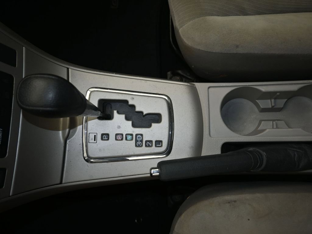 Used 2013 Toyota Corolla LE FWD image 16