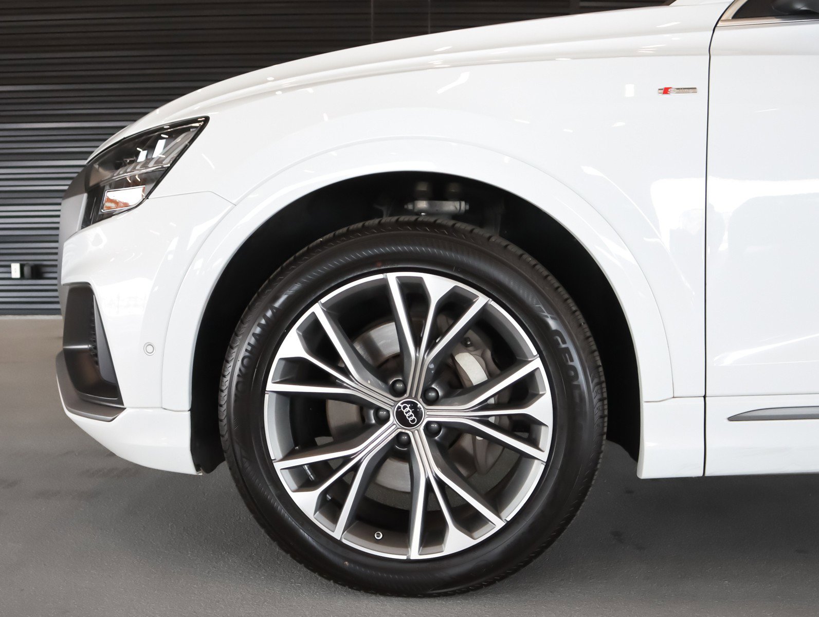 Used 2023 Audi Q8 Premium Plus w/ Premium Plus Package image 5