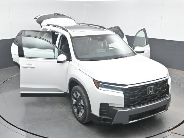 New 2026 Honda Pilot Touring image 54