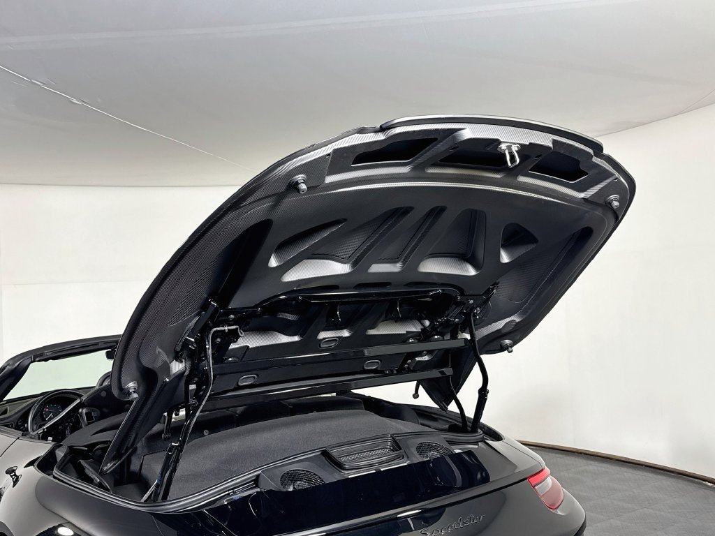 Certified 2019 Porsche 911 Speedster RWD image 22