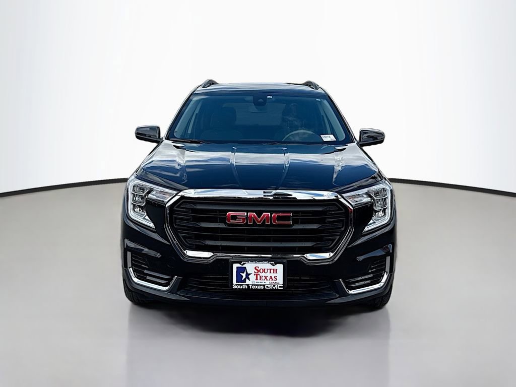 Used 2024 GMC Terrain SLE w/ Driver Convenience Package FWD image 2