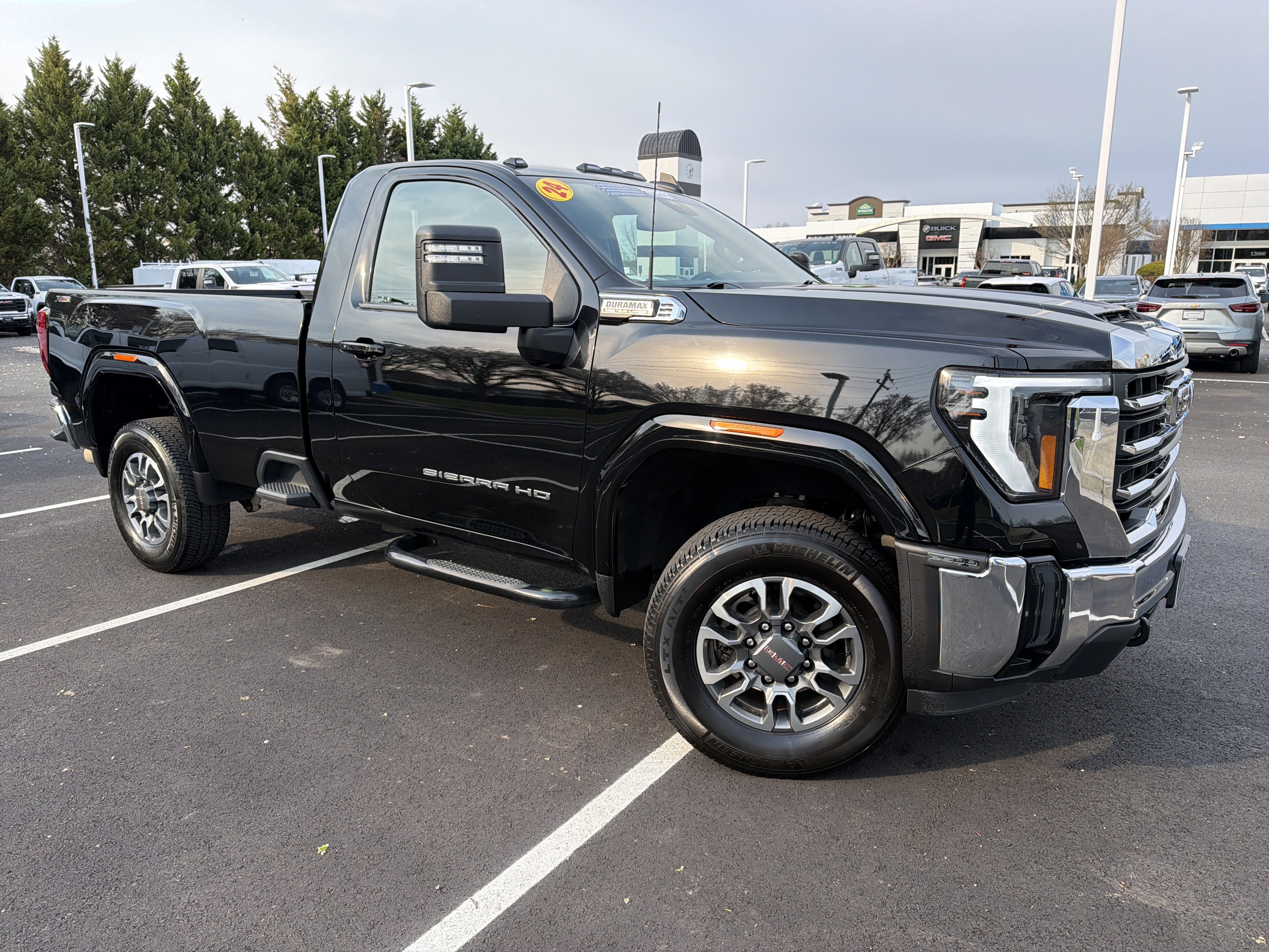 Used 2024 GMC Sierra 2500 SLE w/ Max Trailering Package image 2