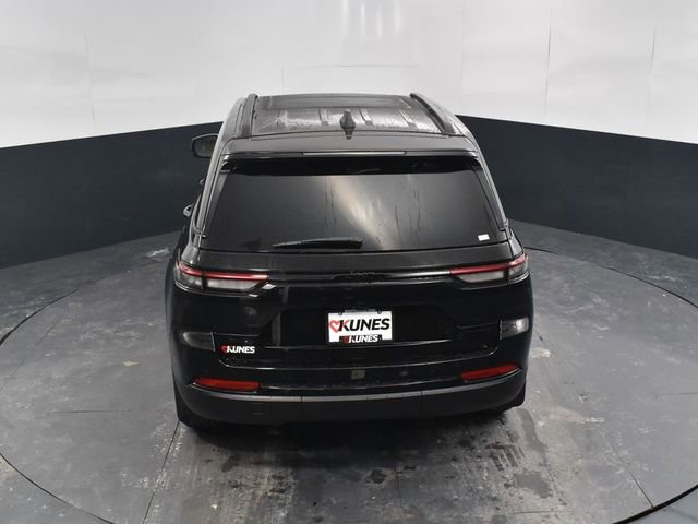 New 2025 Jeep Grand Cherokee Limited w/ Black Appearance Package image 38