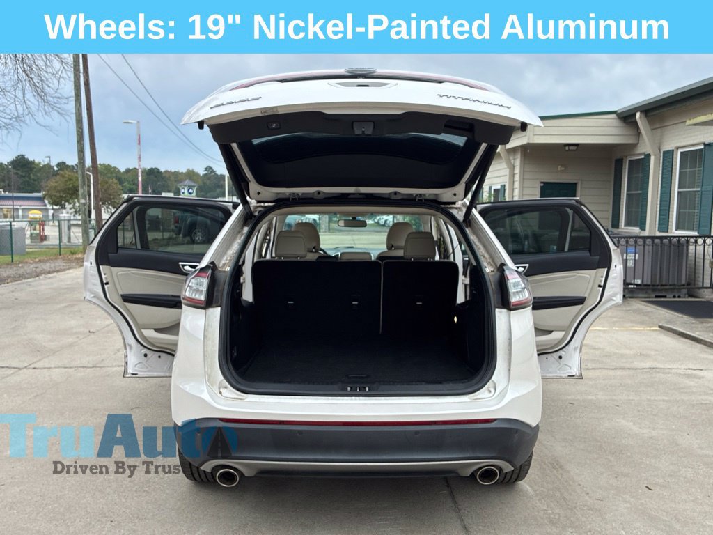 Used 2018 Ford Edge Titanium w/ Equipment Group 301A FWD image 16