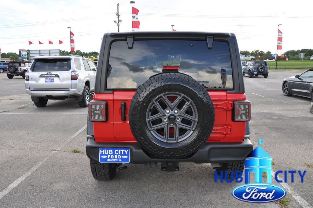 Used 2024 Jeep Wrangler Unlimited Sport AWD/4WD image 4