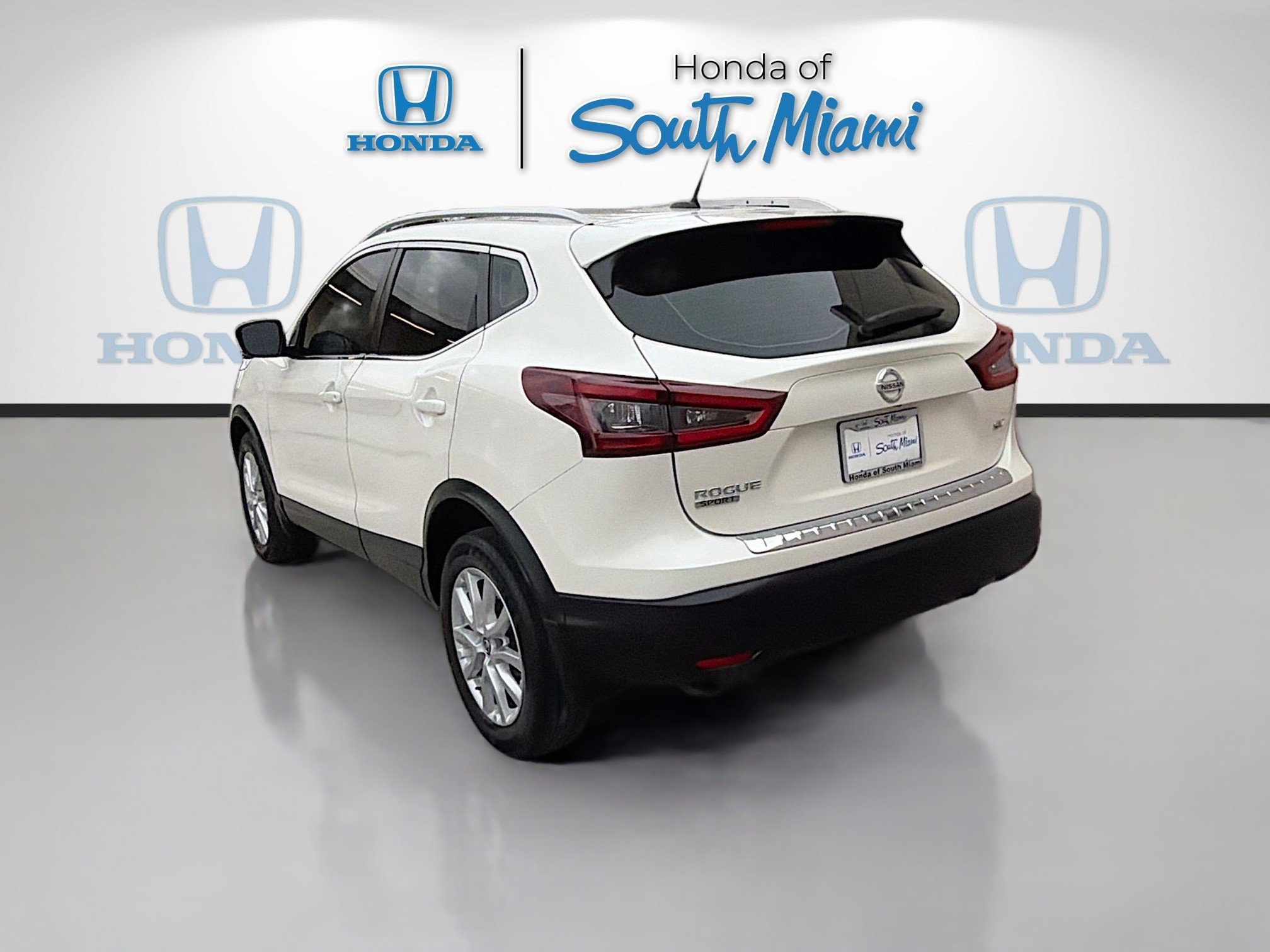 Used 2020 Nissan Rogue Sport SV w/ Technology Package image 5