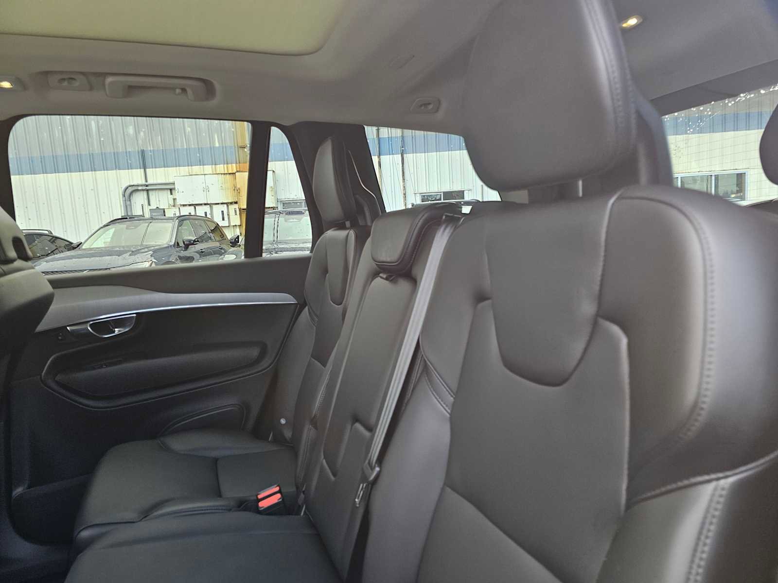 Used 2025 Volvo XC90 B5 Core w/ Protection Package Premier image 18