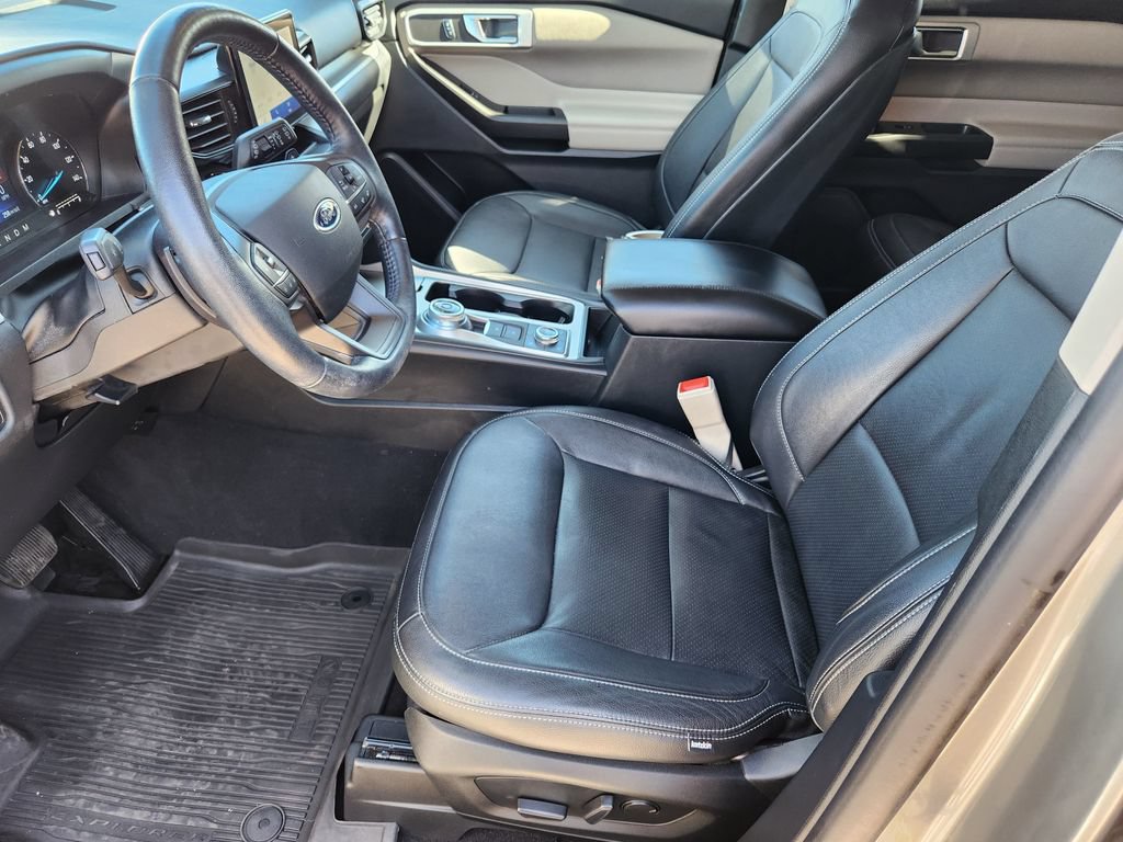 Used 2020 Ford Explorer XLT w/ Comfort Package AWD/4WD image 13