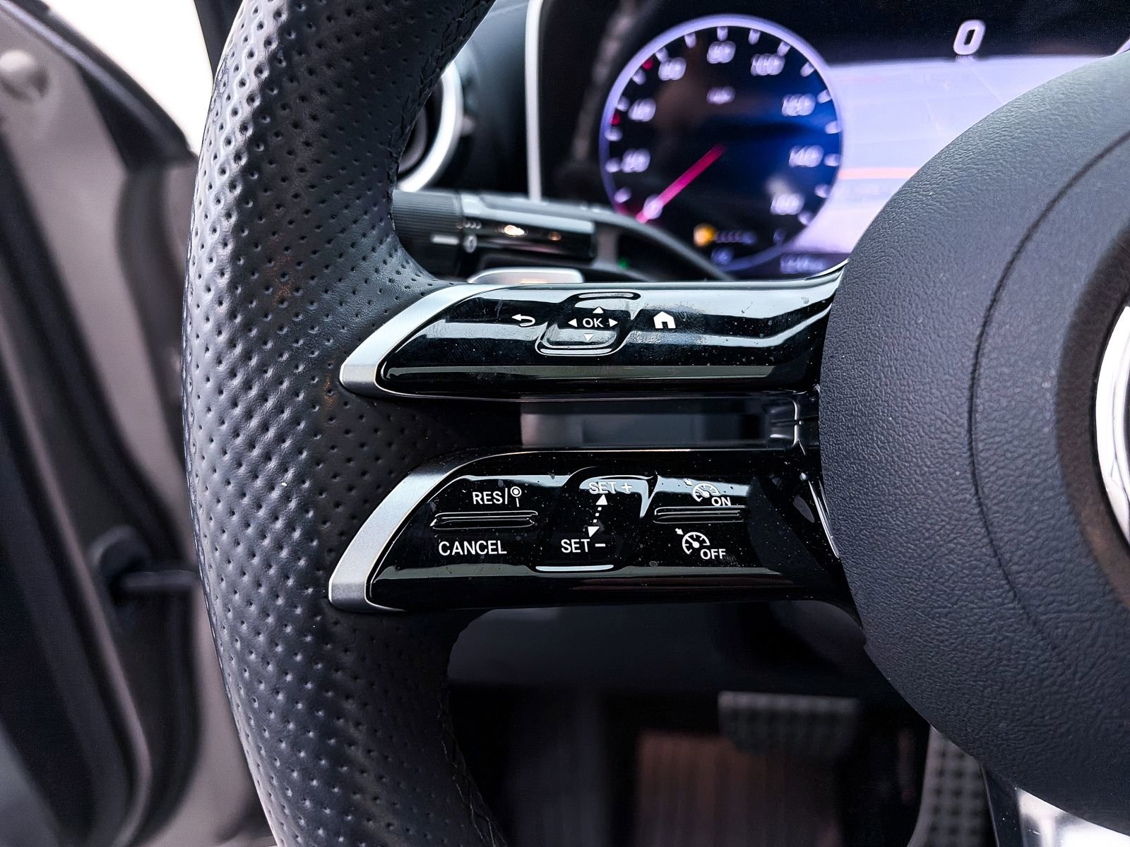 Used 2024 Mercedes-Benz GLC 300 4MATIC w/ AMG Line image 29