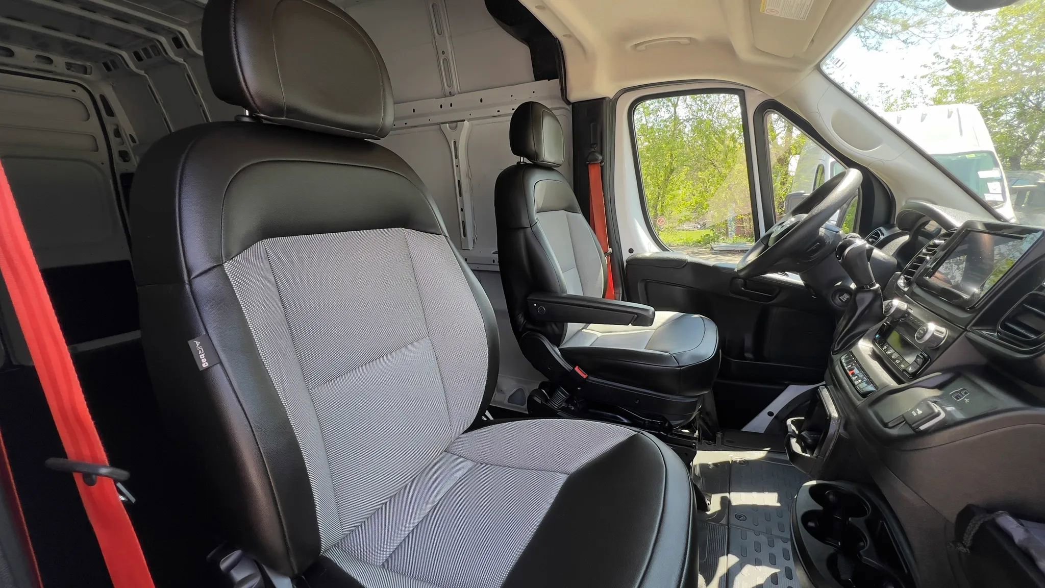 Used 2023 RAM ProMaster 3500 w/ Lane Management Group FWD image 26