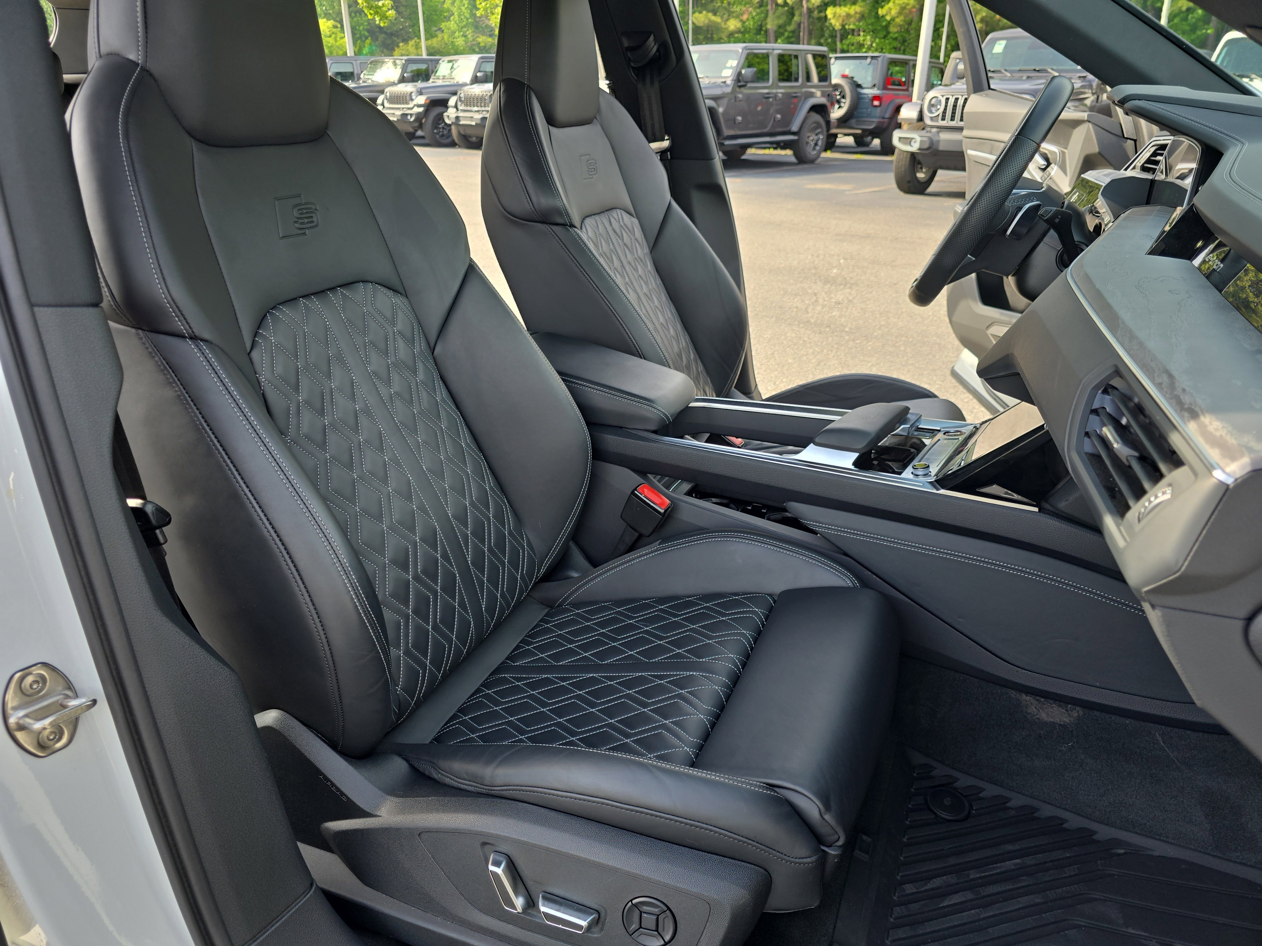 Used 2022 Audi e-tron S Prestige AWD/4WD image 10