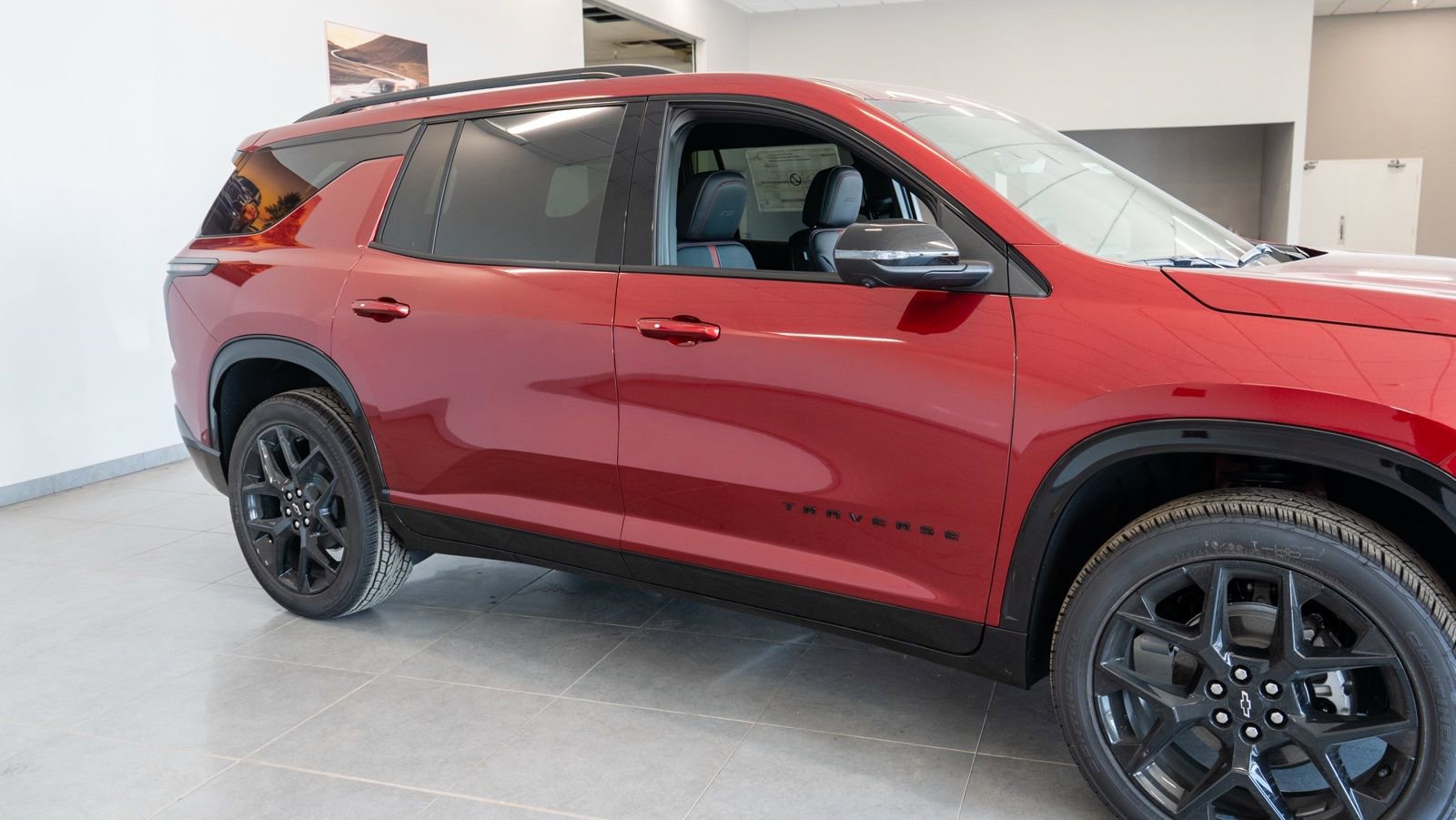New 2026 Chevrolet Traverse RS w/ LPO, Floor Liner Package image 4