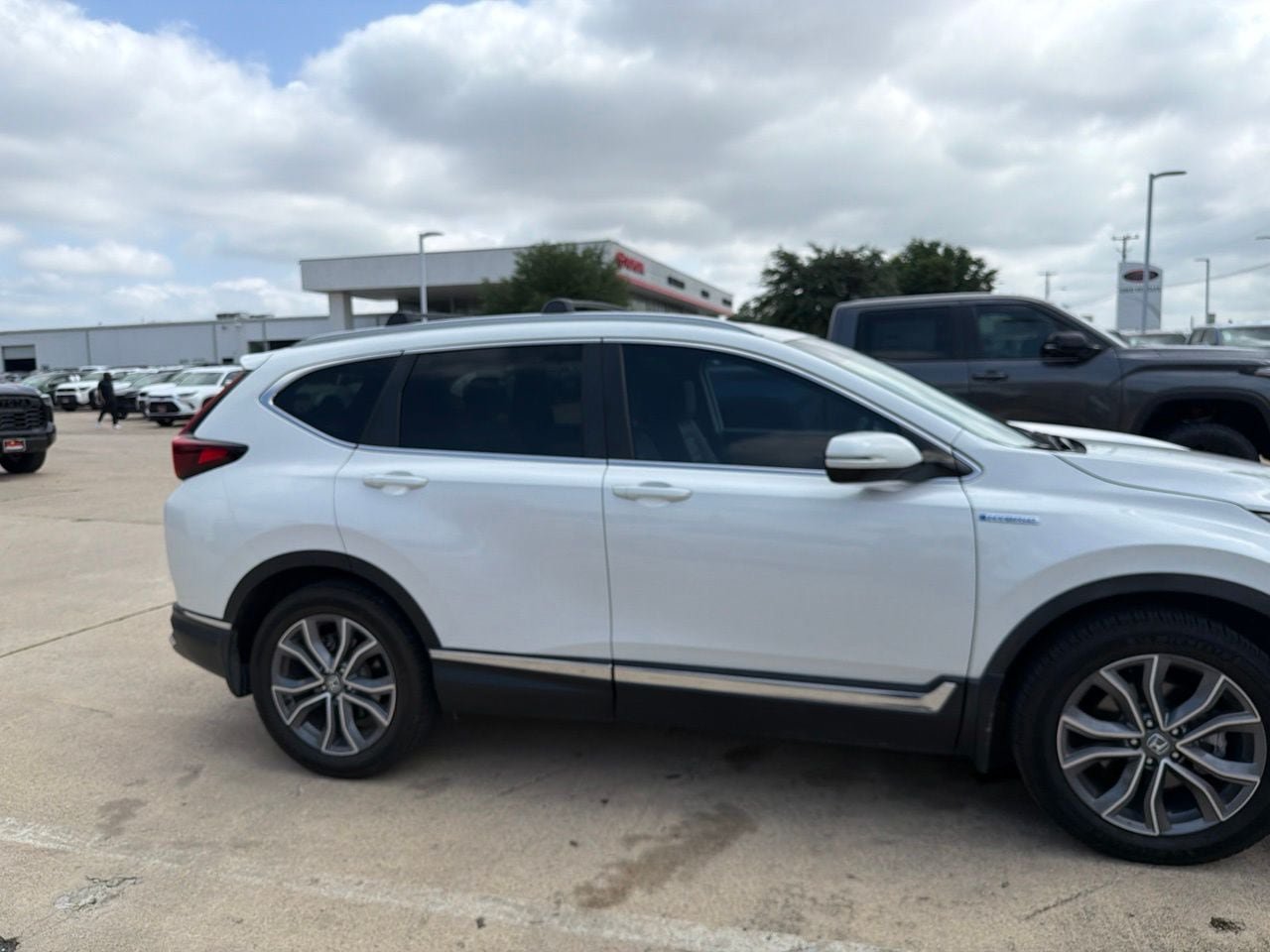 Used 2022 Honda CR-V Touring image 3