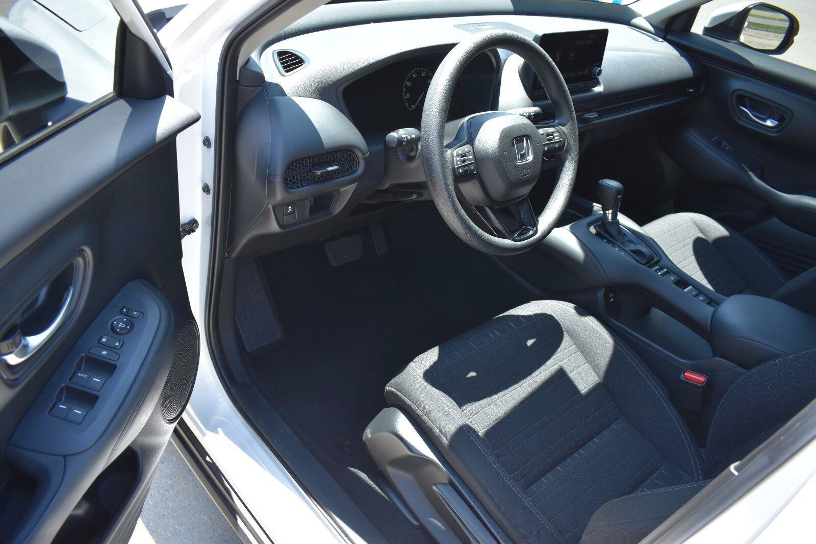 Used 2024 Honda HR-V LX image 19