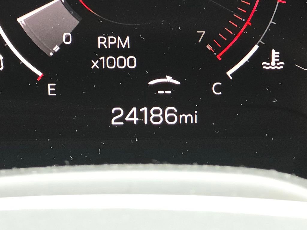 Used 2025 GMC Yukon XL Denali image 17