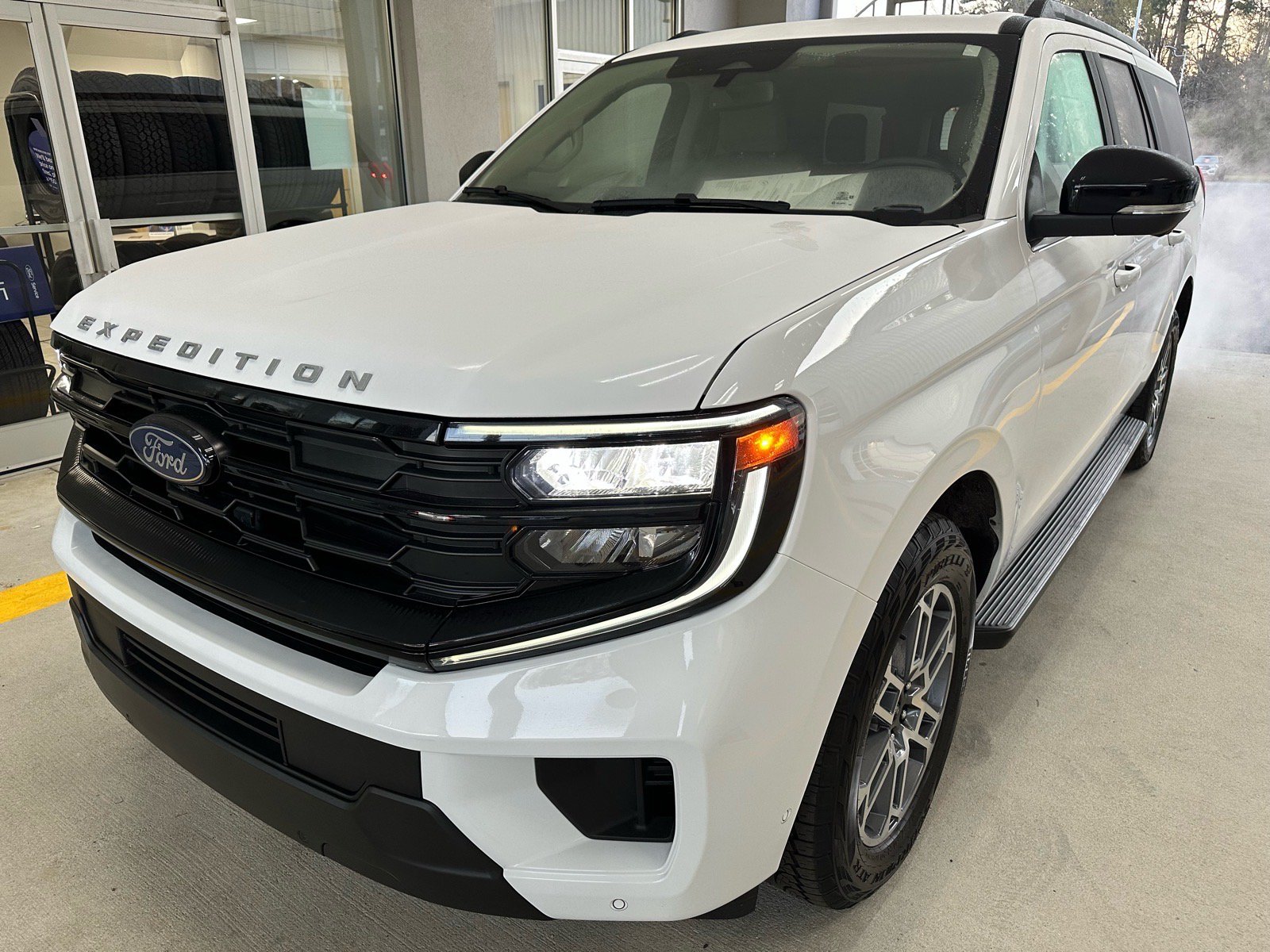 Certified 2025 Ford Expedition Max Active AWD/4WD image 3