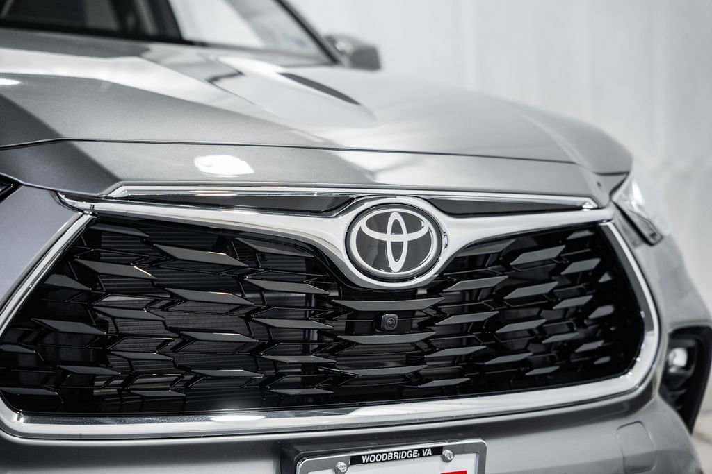 New 2026 Toyota Highlander Limited image 12