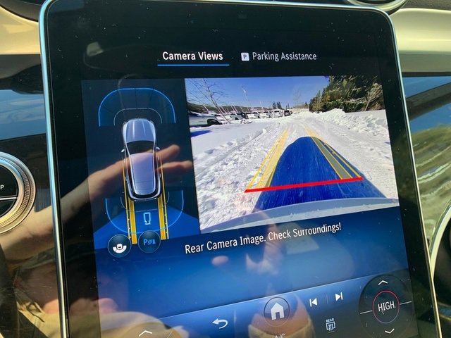 Used 2025 Mercedes-Benz GLC 300 4MATIC image 26