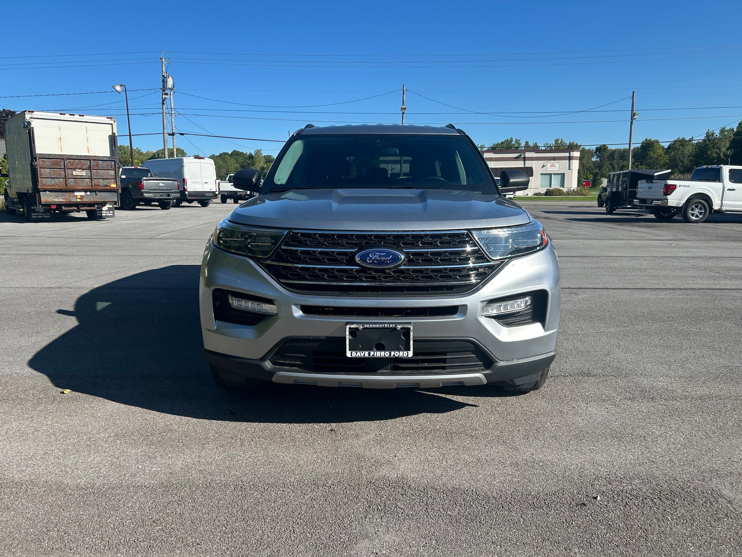 Used 2022 Ford Explorer XLT w/ Equipment Group 202A image 1