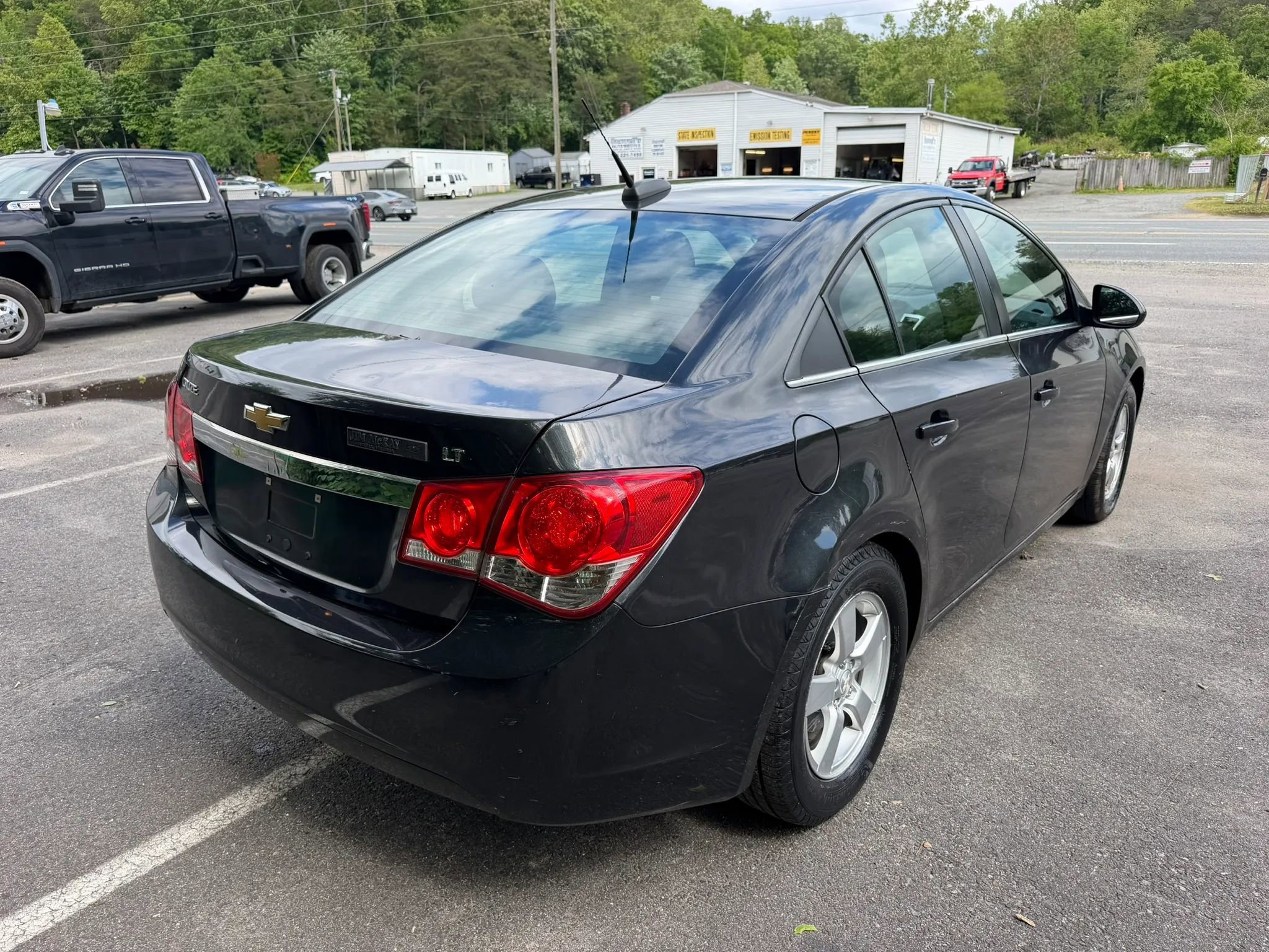 Used 2016 Chevrolet Cruze LT w/ Technology Package FWD image 8