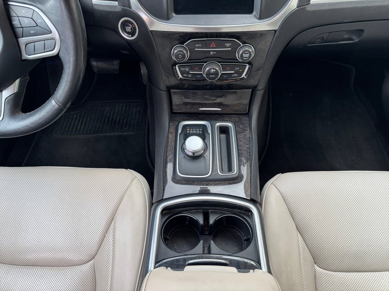 Used 2018 Chrysler 300 Limited w/ Harman/Kardon Audio Group image 11