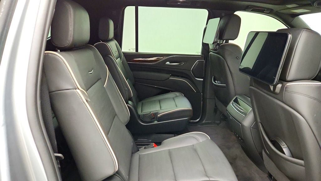 Used 2024 Cadillac Escalade ESV Premium Luxury w/ Performance Package AWD/4WD image 27