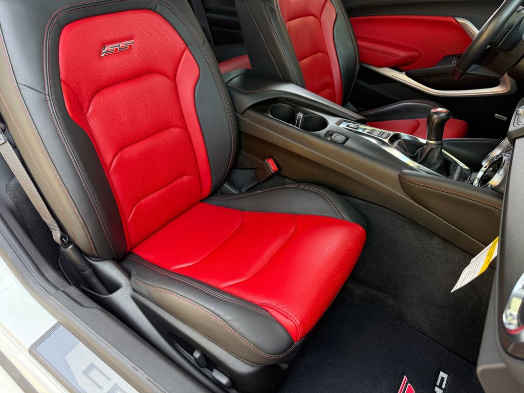 Used 2021 Chevrolet Camaro SS RWD image 18