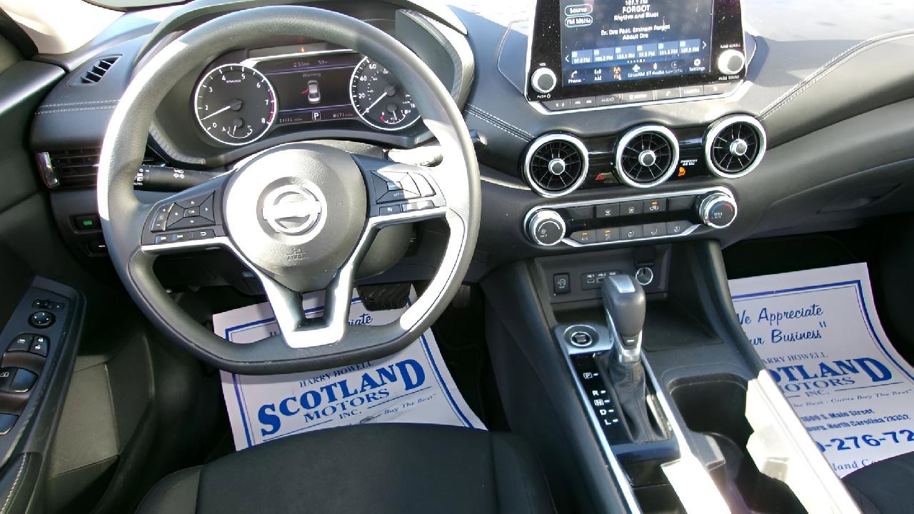 Used 2024 Nissan Sentra SV FWD image 11